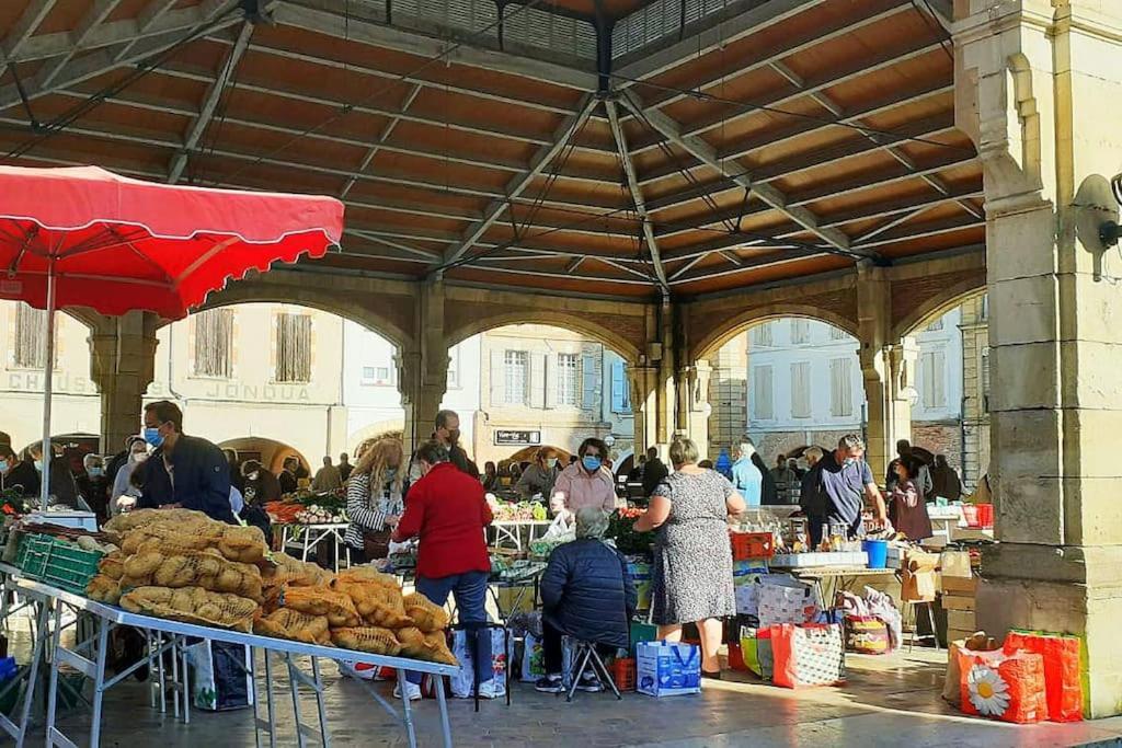 T2 Les Arcades Valence (Tarn-et-Garonne) Exterior foto
