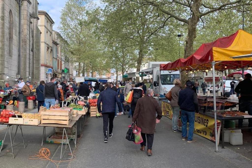 T2 Les Arcades Valence (Tarn-et-Garonne) Exterior foto