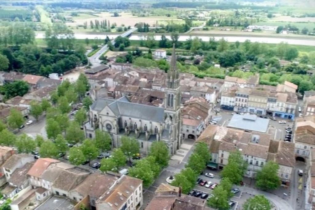T2 Les Arcades Valence (Tarn-et-Garonne) Exterior foto